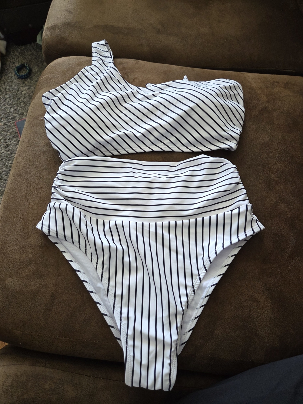 Striped One-Shoulder One-Piece Swimsuit - White/Black